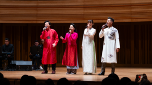 Mỹ Linh, Trần Mạnh Tuấn gây xúc động tại đêm nhạc Trịnh Công Sơn ở Singapore