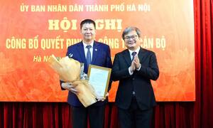 Ông Phan Văn Phúc làm Giám đốc Trung tâm Phục vụ hành chính công Hà Nội