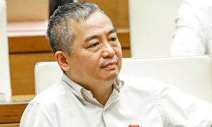 PGS.TS Nguyễn Lân Hiếu chỉ ra nghịch lý bệnh viện tư quá tải và gánh nặng chi phí y tế