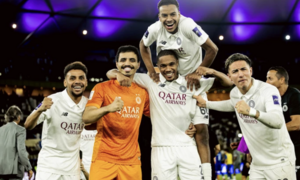 Vừa ăn mừng vô địch rầm rộ, đội bóng bất ngờ bị kiện đòi lại cúp