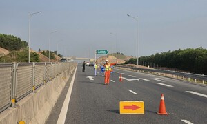 Tạm đóng một số đoạn cao tốc Bắc - Nam qua Quảng Trị để lắp giá long môn