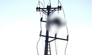 Phát hiện nam sinh tử vong trên cột điện cao thế ở Nghệ An