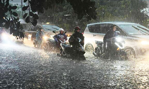 Dự báo thời tiết ngày 24/4: Hà Nội mưa rào và dông, trời mát mẻ