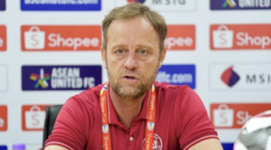 CLB Công an Hà Nội gia hạn hợp đồng với HLV Alexandre Polking