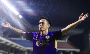 Hà Nội FC thắng Ninh Bình, Văn Quyết nói: 'Có 3 Hoàng Đức cũng vậy'