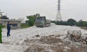 Truy tố kẻ chôn lấp trái phép gần 400 tấn chất thải công nghiệp ở Hưng Yên 