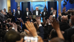 Ông Trump: Nghi phạm nổ súng tại bữa tiệc mang theo nhiều vũ khí