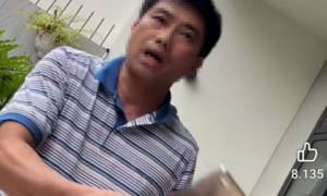 Thợ khóa bị chủ nhà cầm dao dọa chém khi phá cửa theo yêu cầu của người vợ