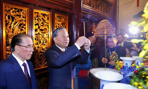 Tổng Bí thư, Chủ tịch nước Tô Lâm dâng hương tưởng niệm các Vua Hùng