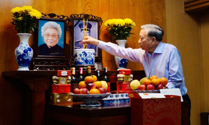 Tổng Bí thư, Chủ tịch nước Tô Lâm thắp hương tưởng nhớ các lãnh đạo tiền bối