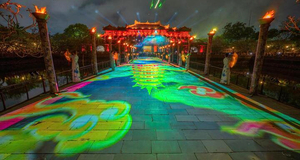 Ken đặc người vào Đại nội Huế ngắm 'Hoàng cung huyền ảo' về đêm