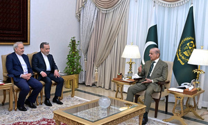 Iran đề xuất Mỹ mở lại eo biển Hormuz, hoãn đàm phán hạt nhân