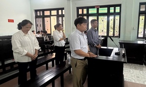 Mua bán vaccine bỏ túi riêng, cựu giám đốc CDC Huế lãnh án