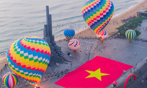 Đến Đắk Lắk ngắm tháp Nghinh Phong, bay khinh khí cầu miễn phí