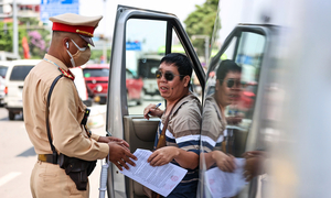 CSGT Hà Nội tăng cường kiểm tra, xử lý xe khách vi phạm dịp nghỉ lễ