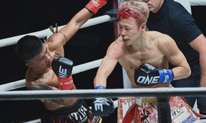 Thua cao thủ Nhật Bản Takeru ở trận đấu bạc tỷ, sao muay Thái Rodtang bật khóc