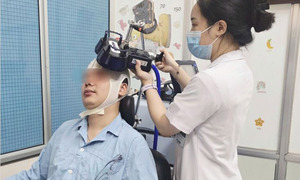 'Đánh thức' não bộ bệnh nhân đột quỵ bằng 2 kỹ thuật hiện đại