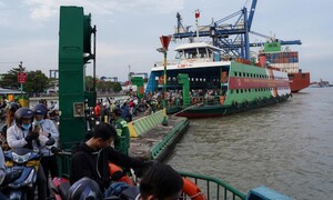 Cửa ngõ, bến phà TP.HCM ngày cuối nghỉ lễ: Nơi đông đúc, chỗ thông thoáng