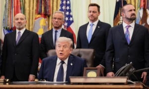 Ông Trump công bố kế hoạch hộ tống tàu thuyền ở eo biển Hormuz