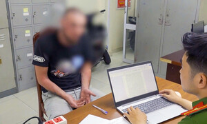 Tạm giữ người đàn ông nước ngoài say xỉn, chạy xe tông chết cụ bà ở Nha Trang