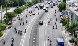 'Điểm đen' ùn tắc thông thoáng sau dỡ dải phân cách, tổ chức làn đảo chiều