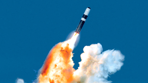Tên lửa Trident II D5 tốc độ Mach 24, vũ khí đáng sợ nhất dưới đại dương