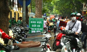 Hà Nội thu tới 400.000 đồng/m2/tháng phí trông giữ xe vỉa hè, lòng đường