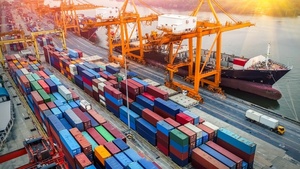 Cước tàu biển tăng trở lại, doanh nghiệp Việt Nam cần làm gì?