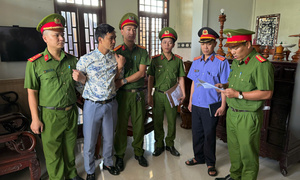 Người đàn ông xuyên tạc, xúc phạm cơ quan chức năng từng chửi bới đánh đập mẹ