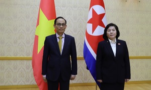 Bộ trưởng Bộ Ngoại giao Lê Hoài Trung thăm và làm việc tại Triều Tiên