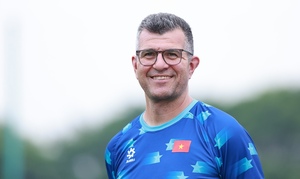 HLV Cristiano Roland đưa U17 Việt Nam đến World Cup là ai?