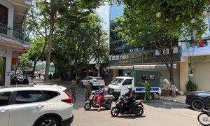 Nam thanh niên cầm dao cố thủ gần 2 ngày trong quán cà phê ở Buôn Ma Thuột