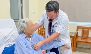 Hồi sinh hai 'trái tim già' bằng kỹ thuật can thiệp tim mạch hiện đại bậc nhất