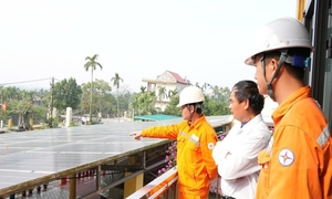 EVNNPC: Đồng bộ giải pháp bảo đảm điện mùa nắng nóng
