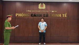 Khởi tố chủ hộ bán giày dép giả nhãn hiệu nổi tiếng, thu lợi hơn 1 tỷ đồng