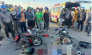 2 xe máy va chạm trên tuyến đường đang thi công ở Gia Lai, 2 người thương vong