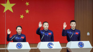 Trung Quốc thử thách phi hành gia ở lại vũ trụ 1 năm, hướng tới Mặt Trăng 2030