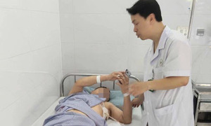 Phẫu thuật khẩn cứu bệnh nhân Trung Quốc đa chấn thương, nguy kịch do tai nạn