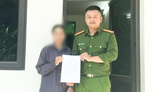 Suýt mất 150 triệu đồng vì tin lời 'cán bộ hải quan’