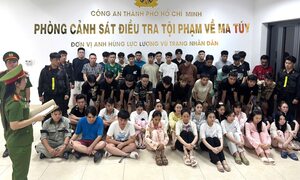 Từ đột kích quán bar, công an phá nhiều đường dây liên quan ma túy, bắt 50 người