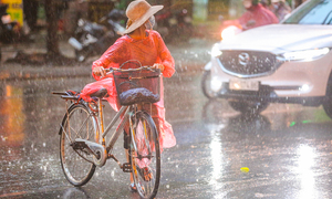 Miền Bắc và miền Trung sắp đón 'mưa vàng' giải nhiệt, kết thúc đợt nắng cháy da