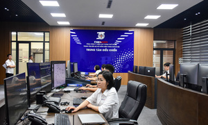 Nắng nóng kéo dài, EVNHANOI trực 24/24, đảm bảo điện cho sinh hoạt và sản xuất