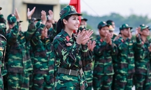 Sinh viên dân sự tốt nghiệp ĐH xuất sắc vào quân đội có thể được phong Thượng úy