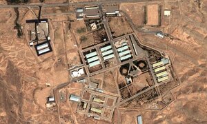 Mỹ tấn công cơ sở quân sự Iran