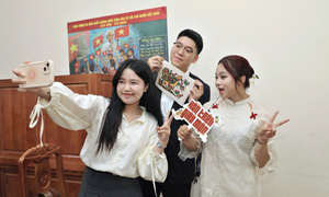 Gen Z đưa tranh Đông Hồ lên nền tảng số, lan tỏa di sản theo cách mới