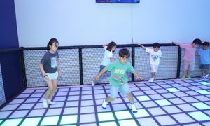 Xu hướng giải trí mới hút khách ở TP.HCM, kéo trẻ khỏi màn hình điện thoại 