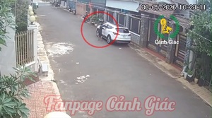 Để quên chìa khóa trên xe, chủ ô tô tá hỏa khi bé trai 12 tuổi lái xe đi