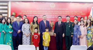 Tổng Bí thư, Chủ tịch nước gặp mặt cộng đồng người Việt tại Philippines