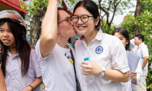 Gợi ý đáp án môn Toán chuyên vào lớp 10 Hà Nội năm 2026