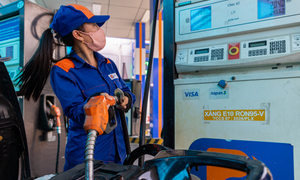 Ngày đầu bán xăng E10 toàn quốc: Người dân không còn lo lắng, thoải mái mua